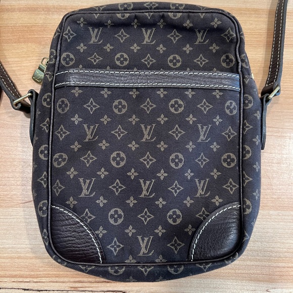 Louis Vuitton Danube cloth crossbody bag - Picture 1 of 6
